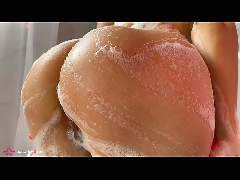 ❤️ Brunetka masturbuje kundičku s vibrátorom až do intenzívneho orgazmu v sprche ❤️ Kvalitné porno na porno sk.special-grasser.ru ❤